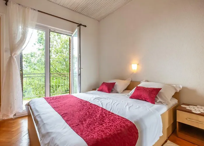 Ferienhaus Holiday Home Nada Tučepi